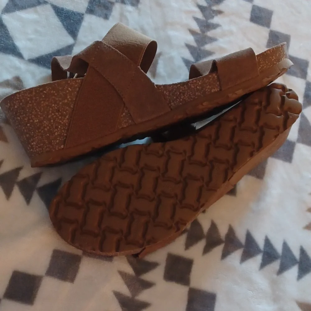 Sandals - Picture 4 of 4